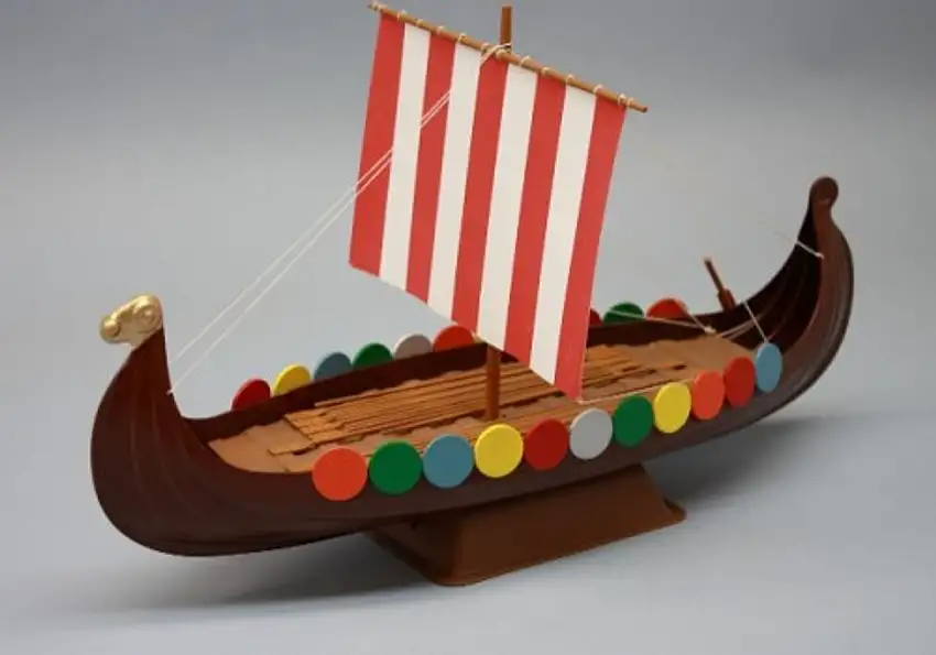Junior Modelers: 15-1/2" Viking Ship Kit Dumas