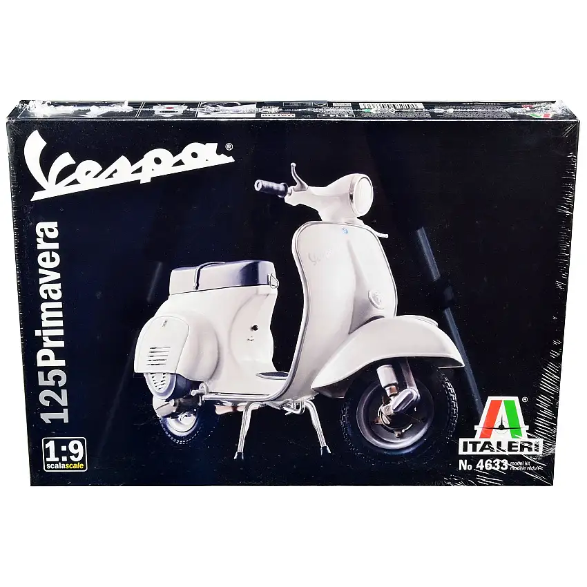 Skill 3 Model Kit Vespa 125 Primavera Scooter 1/9 Scale Model by Italeri